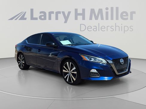 Used 2020 Nissan Altima 2.5 SR w/ Premium Package FWD image 7