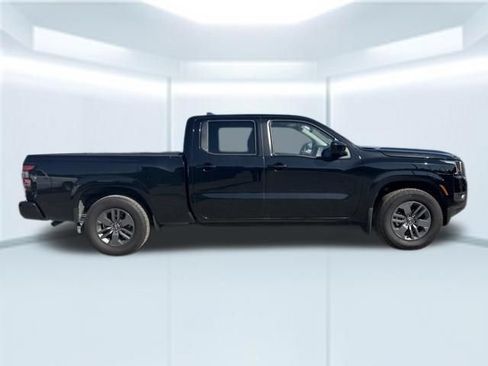 Used 2025 Nissan Frontier SV RWD image 5