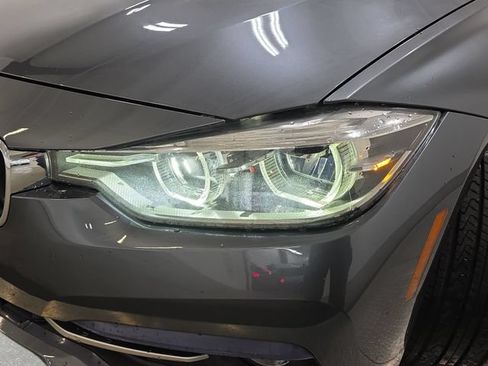 Used 2018 BMW 330i xDrive Sedan AWD/4WD image 29