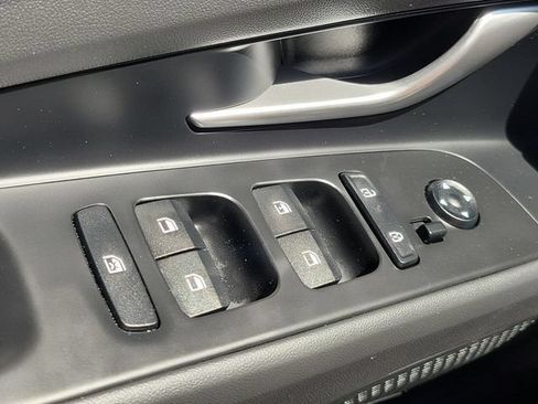 New 2026 Hyundai Elantra SE FWD image 17