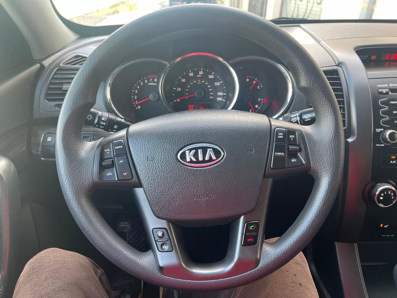 Used 2011 Kia Sorento LX w/ Convenience Pkg FWD image 21