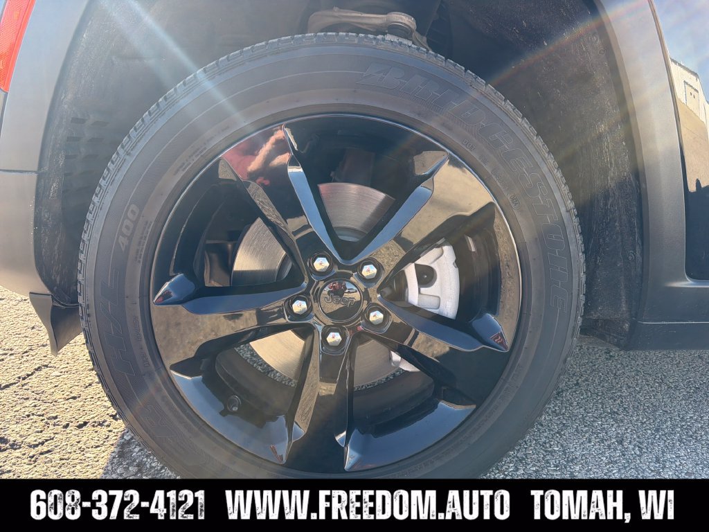 Used 2024 Jeep Grand Cherokee L Altitude AWD/4WD image 13