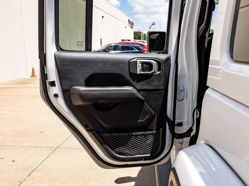 Used 2020 Jeep Wrangler Unlimited Sahara AWD/4WD image 37