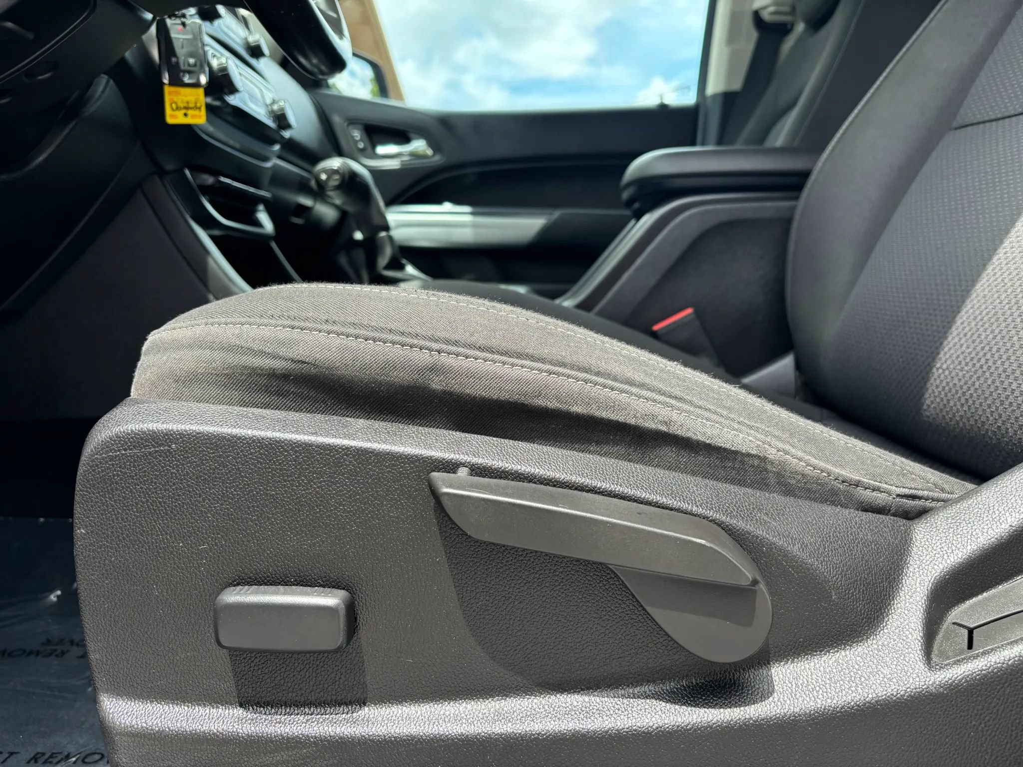 Used 2016 Chevrolet Colorado LT w/ LT Convenience Package RWD image 20