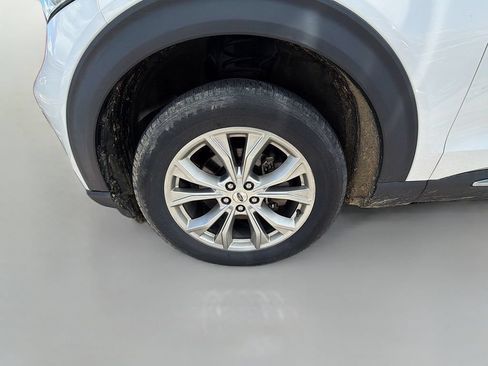 Used 2020 Ford Explorer XLT w/ Equipment Group 202A AWD/4WD image 27