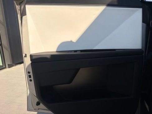 Used 2024 Tesla Cybertruck AWD Crew Cab image 16