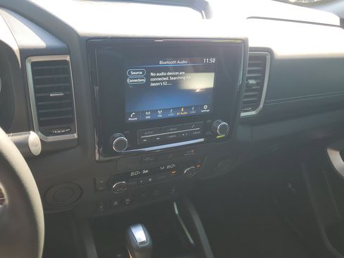 Used 2024 Nissan Frontier SV w/ SV Convenience Package image 24