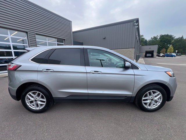 Used 2023 Ford Edge SEL w/ Convenience Package AWD/4WD image 4