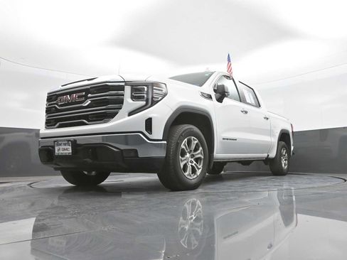 Used 2024 GMC Sierra 1500 SLT AWD/4WD image 38
