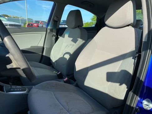 Used 2012 Hyundai Accent GLS image 16