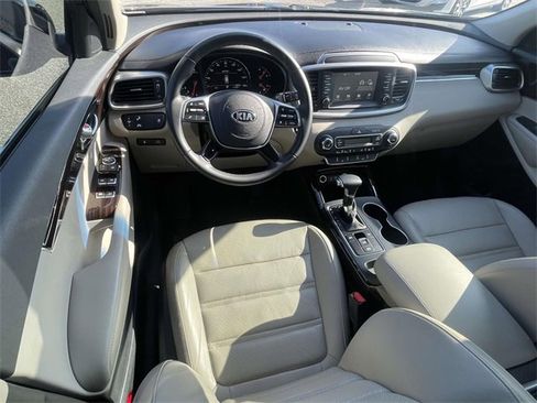 Used 2019 Kia Sorento EX image 13