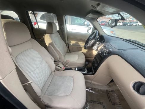 Used 2010 Chevrolet HHR LS image 22