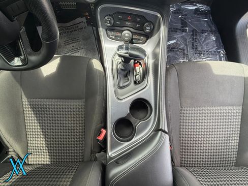 Used 2017 Dodge Challenger R/T RWD image 21