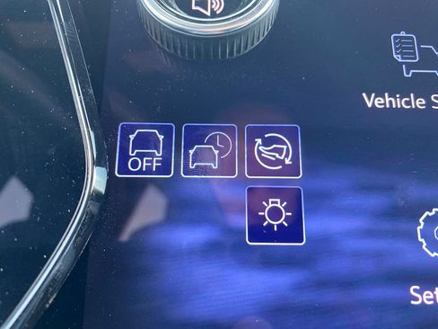 Used 2024 Chevrolet Equinox EV LT w/ LPO, Blackout Package FWD image 19