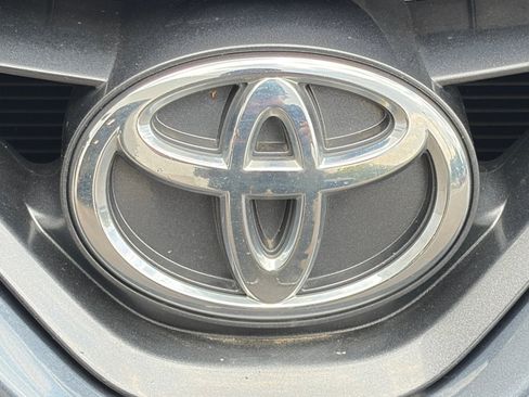 Used 2016 Toyota Corolla LE FWD image 31