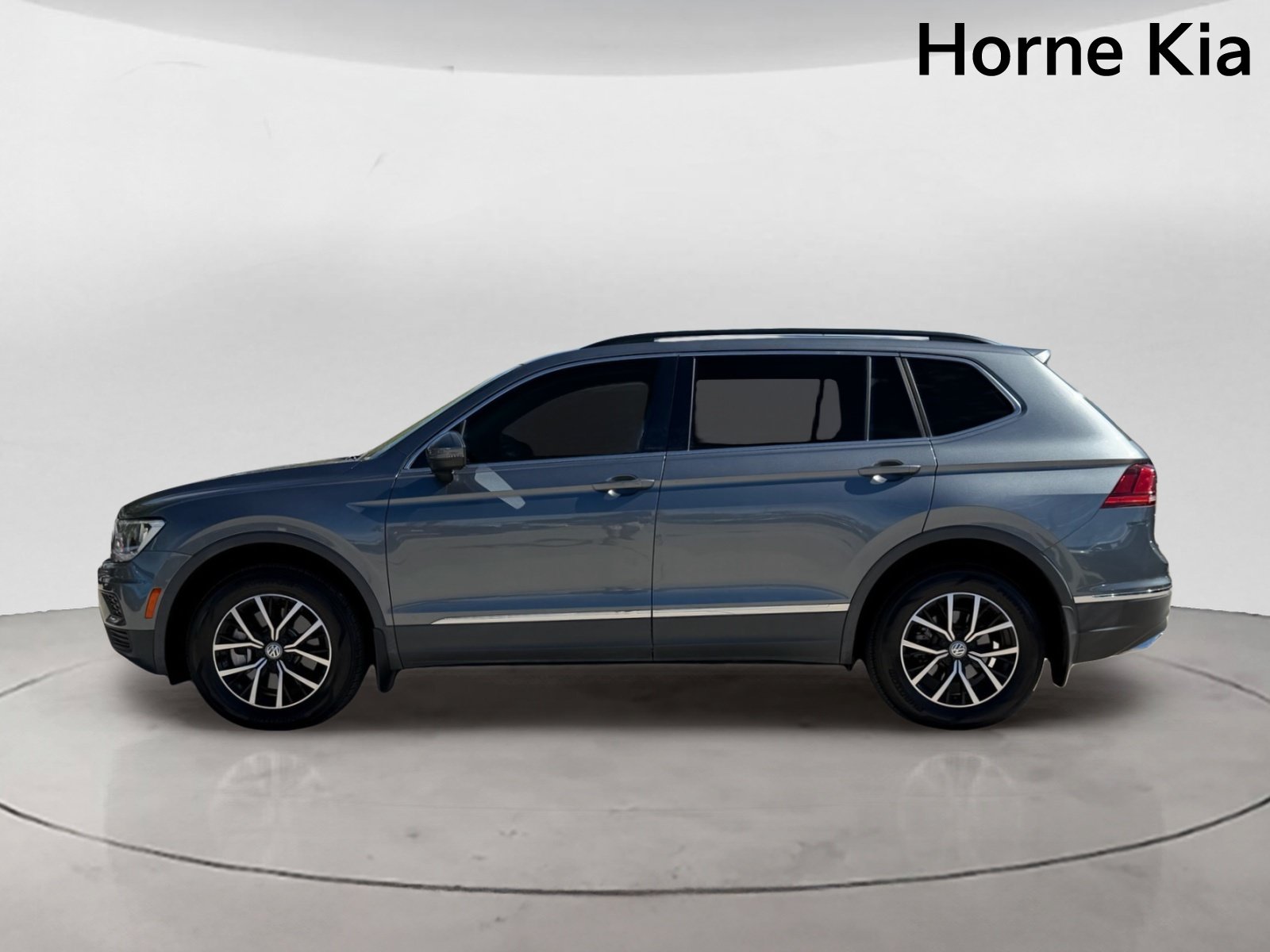 Used 2021 Volkswagen Tiguan SE FWD image 6