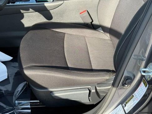 Used 2025 Nissan Sentra SV image 17