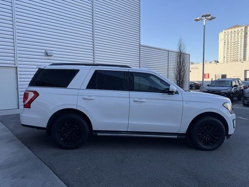 Used 2018 Ford Expedition XLT w/ Equipment Group 202A image 7