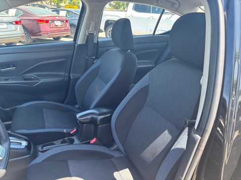 Used 2025 Nissan Versa SV FWD image 35