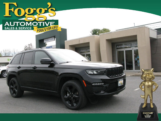 Used 2023 Jeep Grand Cherokee Limited w/ Black Appearance Package AWD/4WD image 1