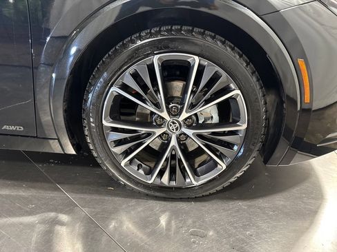 Used 2024 Toyota Prius XLE image 17