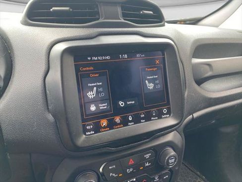 Certified 2021 Jeep Renegade Latitude w/ Luxury Group I AWD/4WD image 17