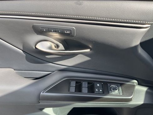 Used 2019 Lexus ES 350 Ultra Luxury image 51