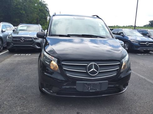 Used 2023 Mercedes-Benz Metris Passenger image 2