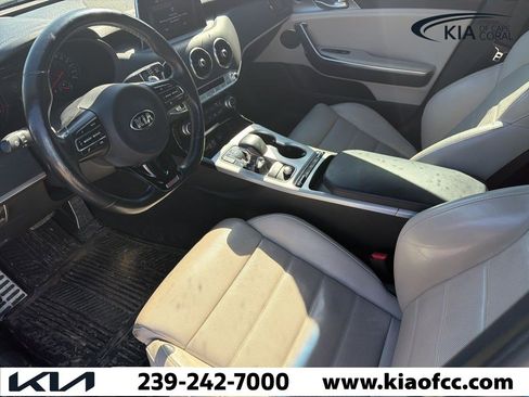 Used 2018 Kia Stinger GT2 image 2