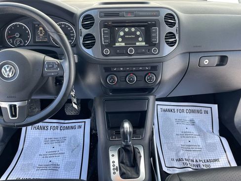 Used 2013 Volkswagen Tiguan SE image 16