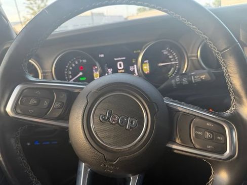 Used 2022 Jeep Wrangler Unlimited Sahara w/ Cold Weather Group AWD/4WD image 11