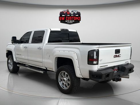 Used 2019 GMC Sierra 2500 Denali w/ Duramax Plus Package AWD/4WD image 5