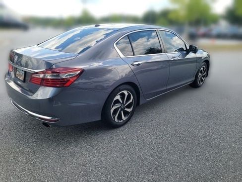 Used 2017 Honda Accord EX image 5