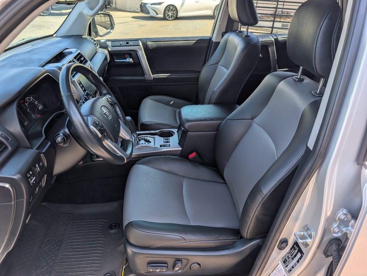 Used 2024 Toyota 4Runner SR5 Premium w/ Moonroof Package RWD image 2