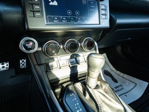 Used 2022 Toyota GR86 Premium w/ ALL Weather Mat Package (TMS) RWD image 26