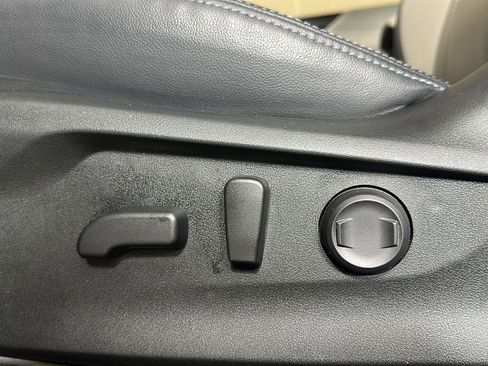 Certified 2023 Subaru Forester Limited image 14