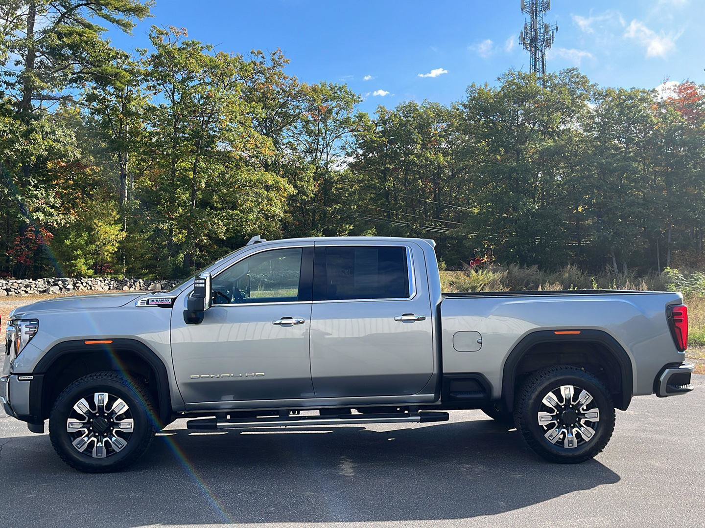 Used 2024 GMC Sierra 2500 Denali w/ Denali Reserve Package AWD/4WD image 2