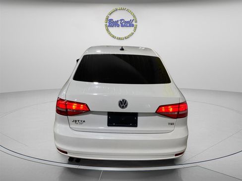 Used 2015 Volkswagen Jetta SE image 4