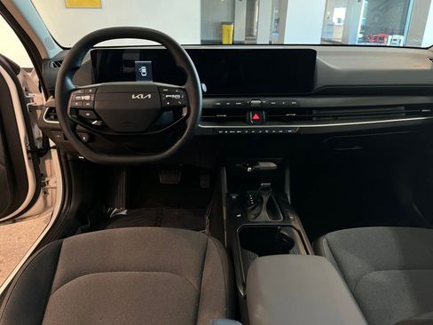 Used 2025 Kia K4 LXS image 33
