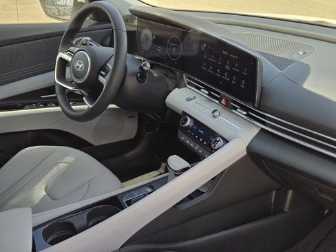 New 2026 Hyundai Elantra Limited FWD image 8