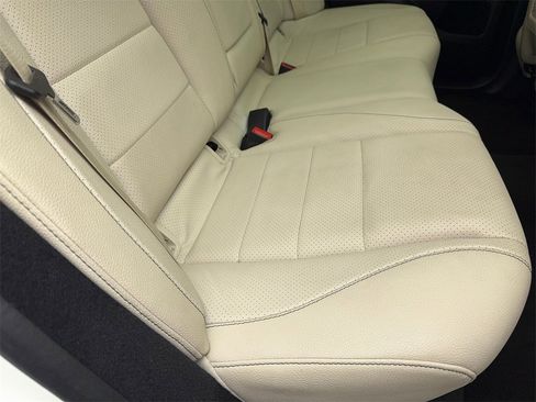 Used 2022 Mercedes-Benz GLE 350 4MATIC w/ AMG Line Exterior image 51