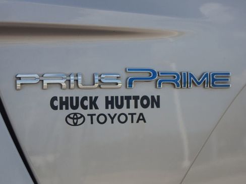 Used 2021 Toyota Prius Prime XLE image 18