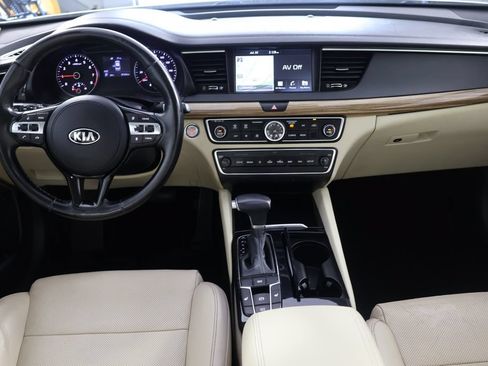 Used 2019 Kia Cadenza Technology FWD image 2
