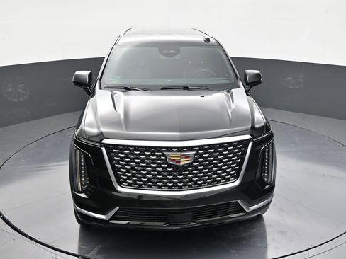 Certified 2025 Cadillac Escalade ESV Luxury RWD image 19