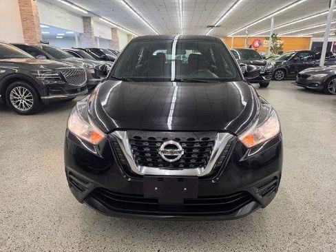 Used 2020 Nissan Kicks S FWD image 2
