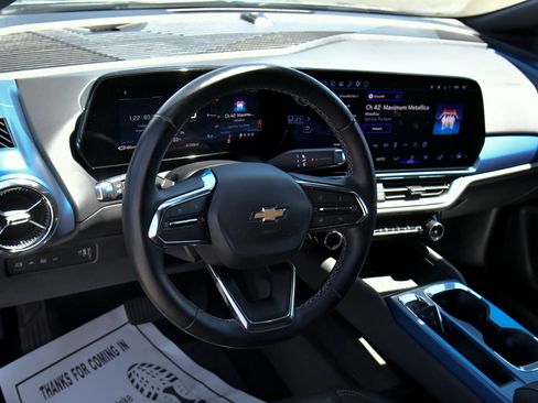 Used 2025 Chevrolet Equinox EV LT FWD image 14