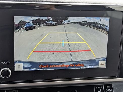Used 2025 Toyota Camry SE w/ Convenience Package AWD/4WD image 18