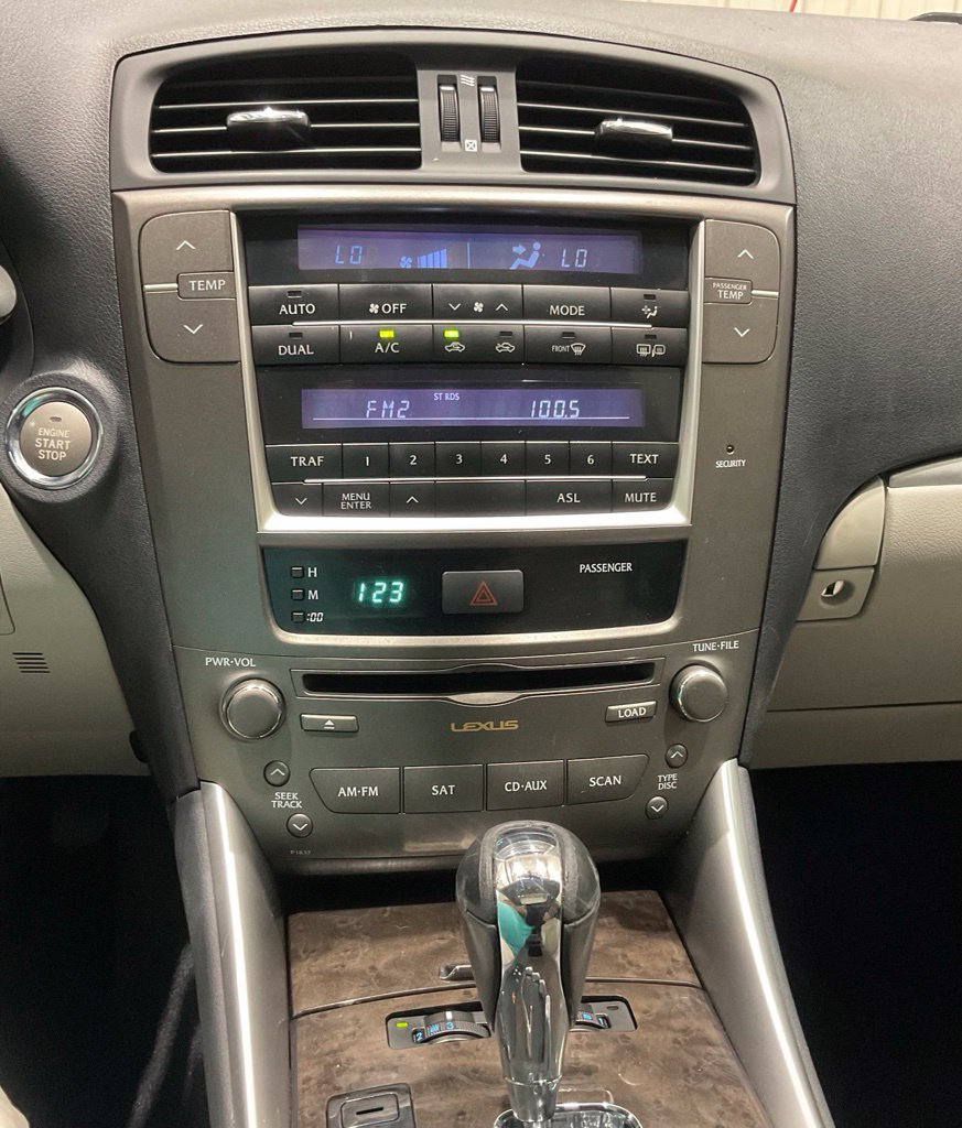 Used 2011 Lexus IS 250 w/ Premium Pkg Value Edition RWD image 18