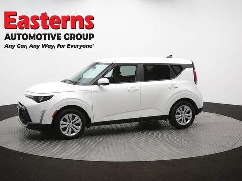 Used 2023 Kia Soul LX FWD image 56