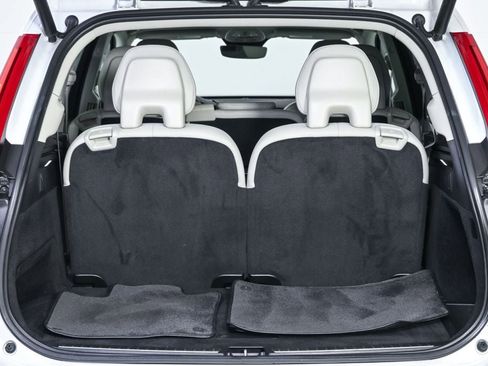 Certified 2023 Volvo XC90 B5 Plus image 31